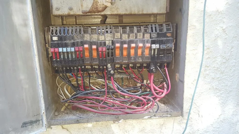 Slide of Triumph Power Solutions