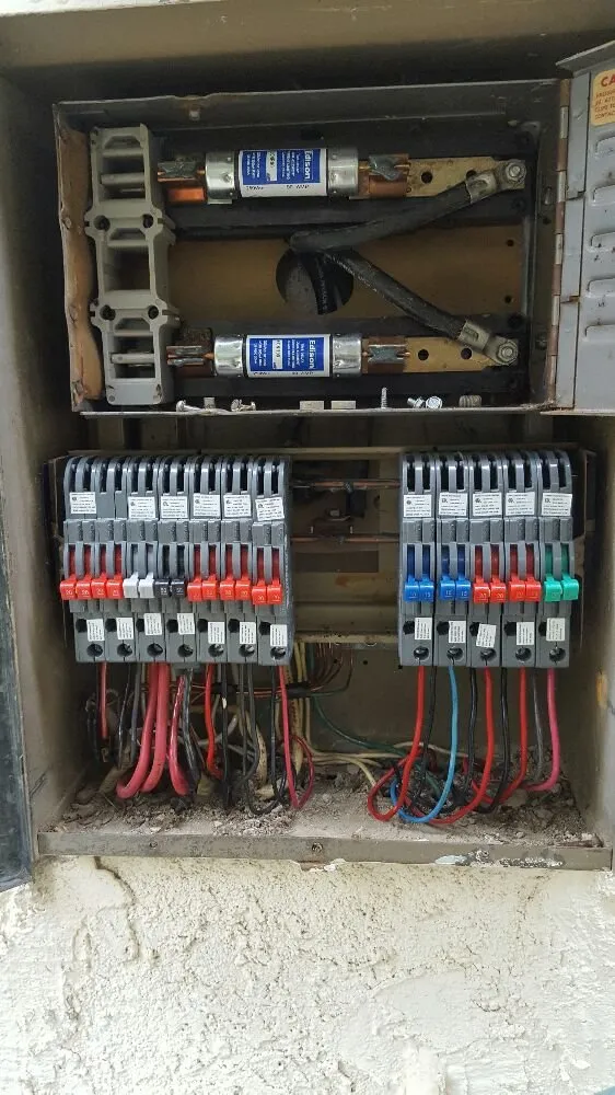 Slide of Triumph Power Solutions