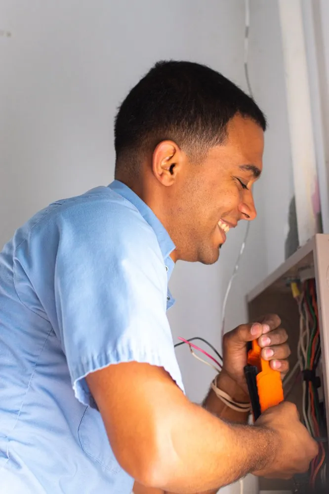 Expert emergency electrical service experts serving ,  - Tru-Line Electric