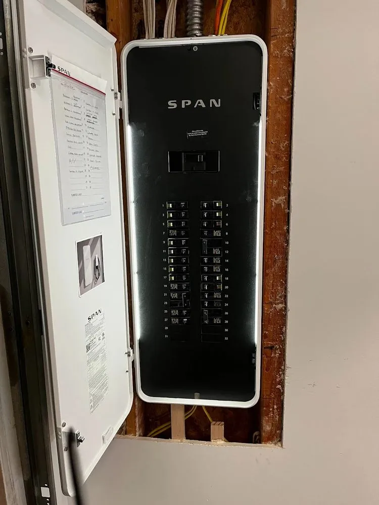 Emergency circuit breaker repair service in ,  - True North Electric