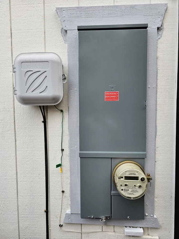 Slide of True North Electric