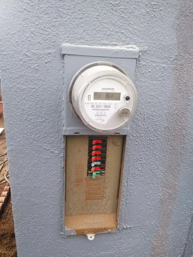 Emergency electrician providing electrical repair in La Crescenta, CA - Trust Electric