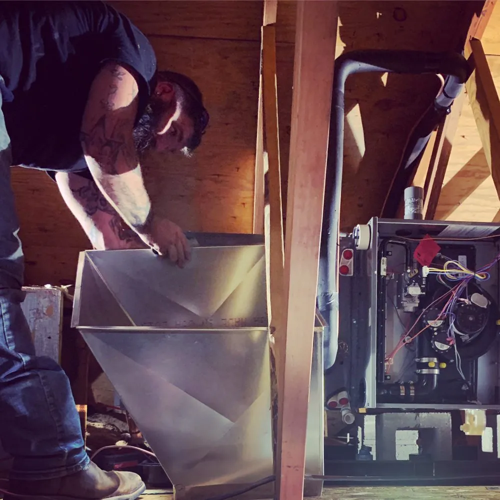 Licensed electrical service for homes in lighting installation,  by 