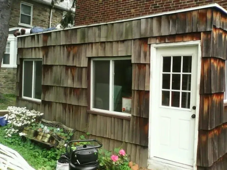 Emergency electrical service for homes in circuit breaker repair,  by 