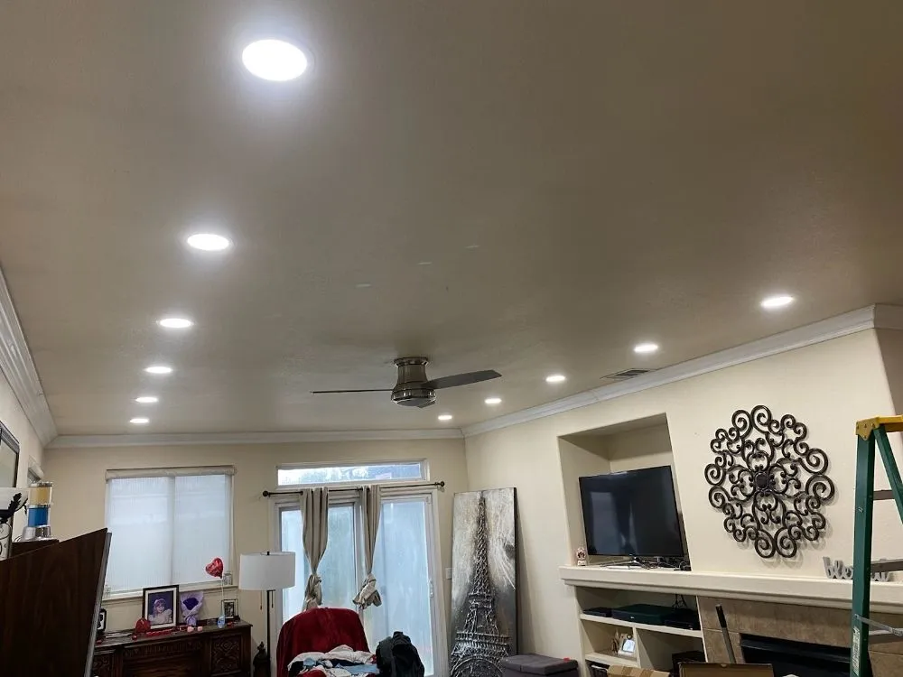 Licensed electrician providing electrical repair in ,