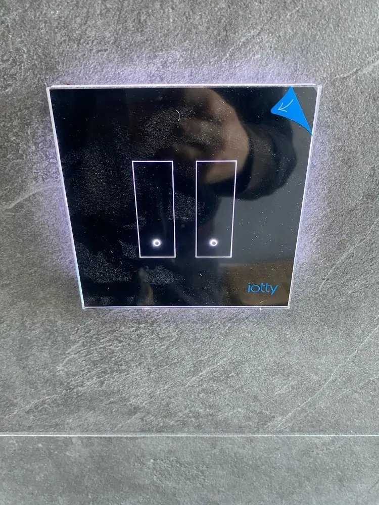 Licensed electrical service for homes in outlet and switch repair, by