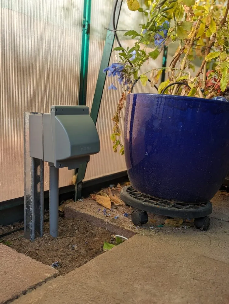 Slide of T&T Electrical