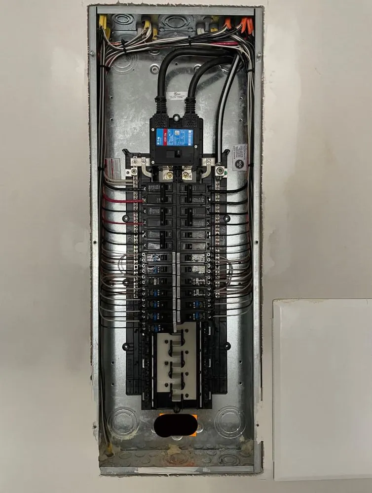 Affordable circuit breaker repair in Hardyville, KY by Tweedy & Son Electric