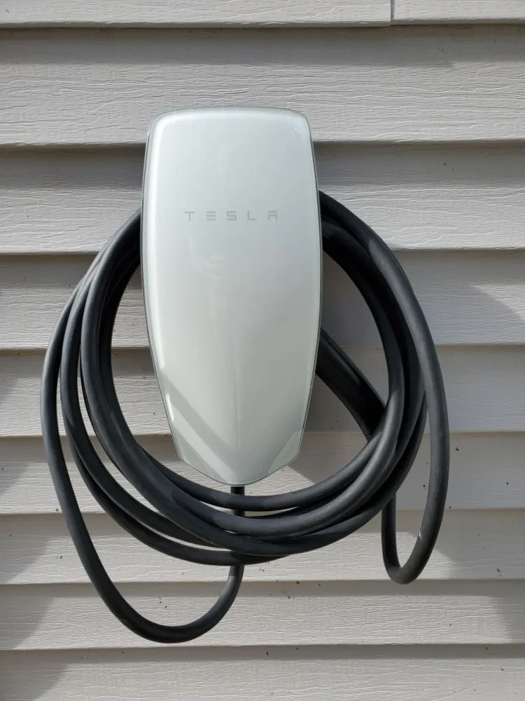 Licensed electrical service for homes in outlet and switch repair,  by 