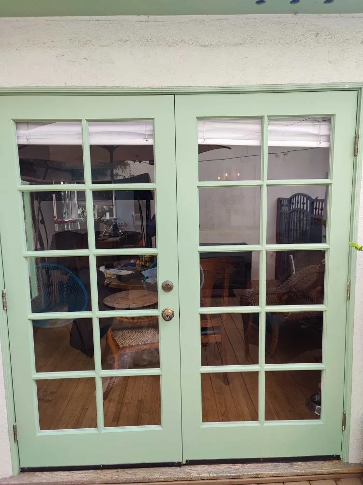 Slide of Ukrainian Handyman Service