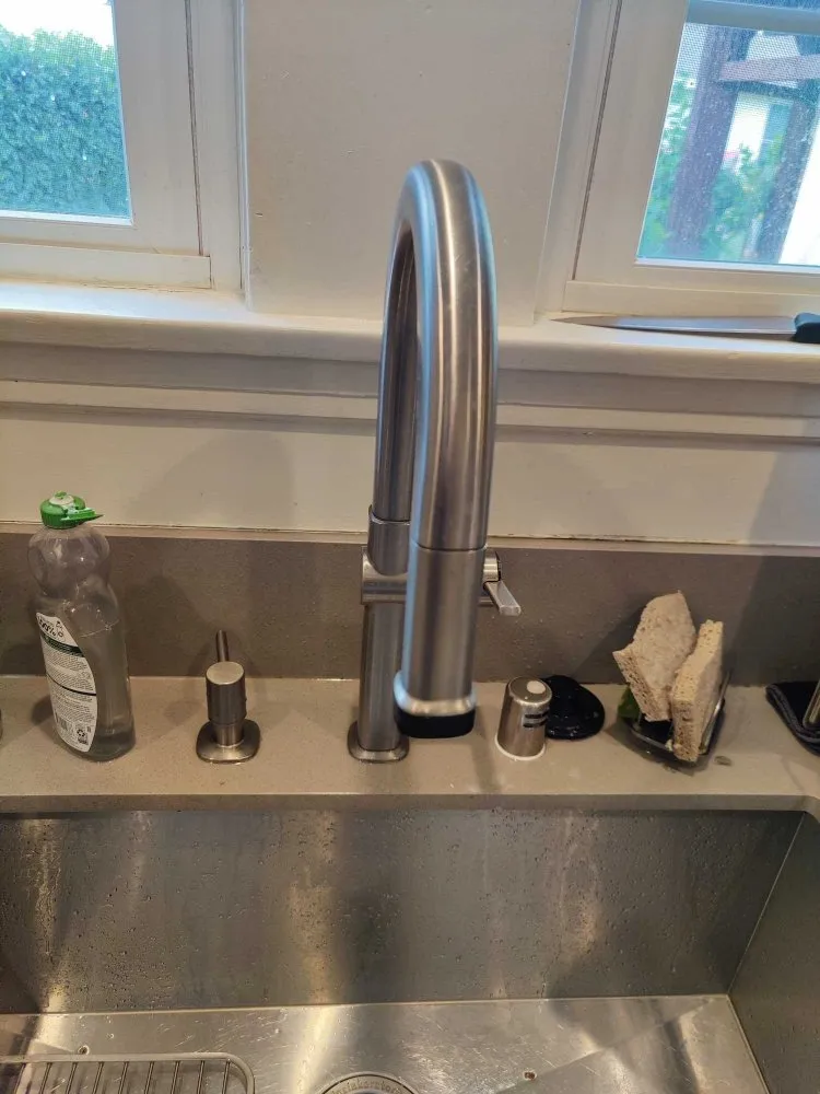 Slide of Ukrainian Handyman Service