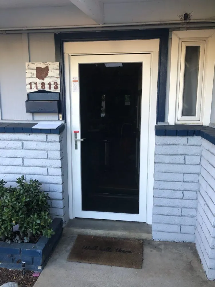 Slide of Ukrainian Handyman Service