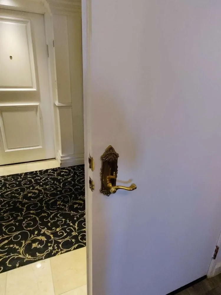 Slide of Ukrainian Handyman Service