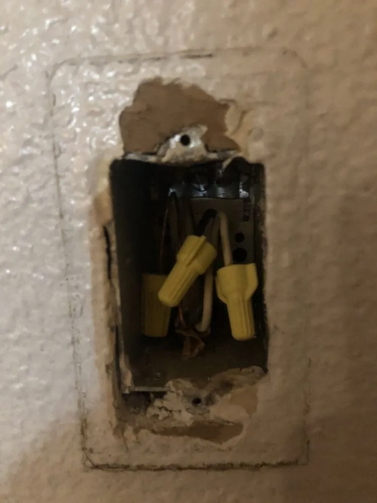 Slide of Ulloa Electrical Services