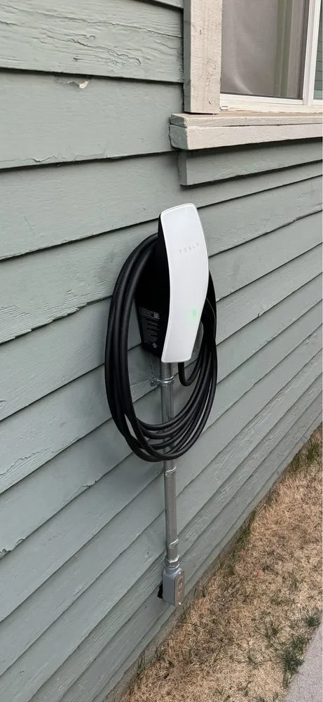 Slide of Ulloa Electrical Services