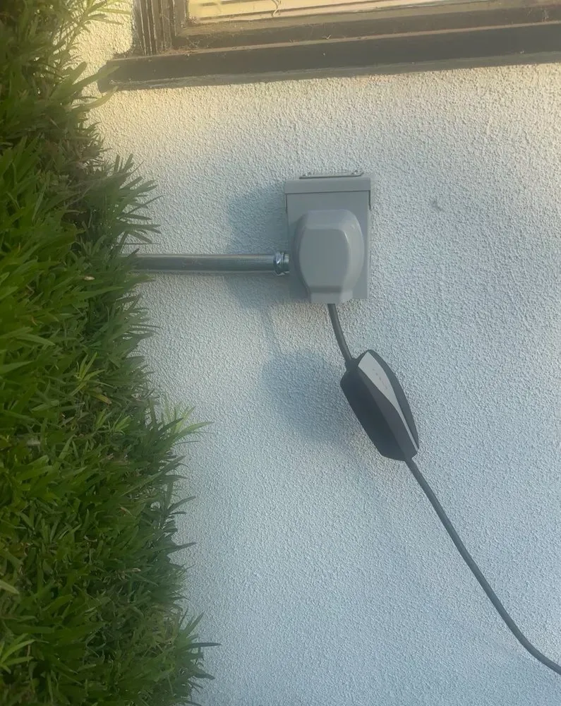 Slide of Ulloa Electrical Services