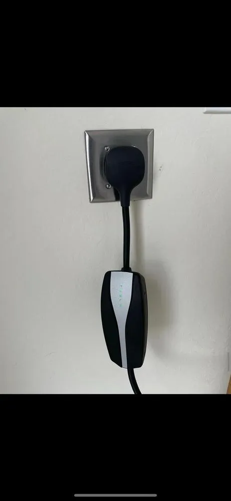 Slide of UM Lukis Electric