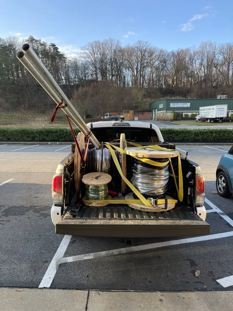 Emergency electrician providing lighting installation in , 