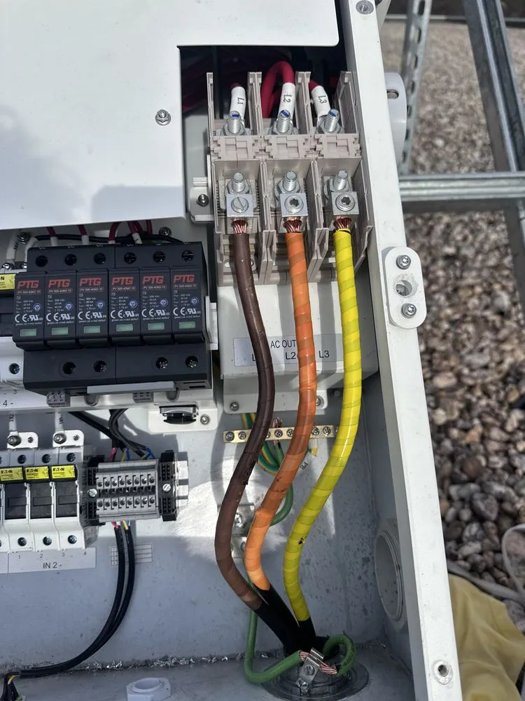 Certified electrician providing emergency electrical service in , 