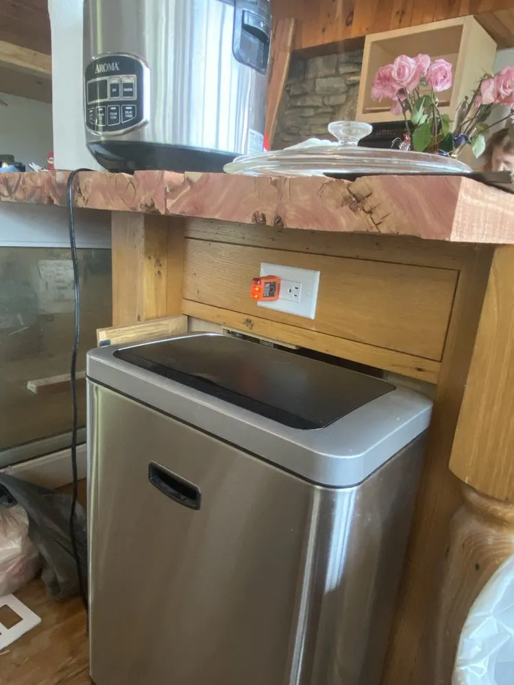 Slide of Underdog Electric