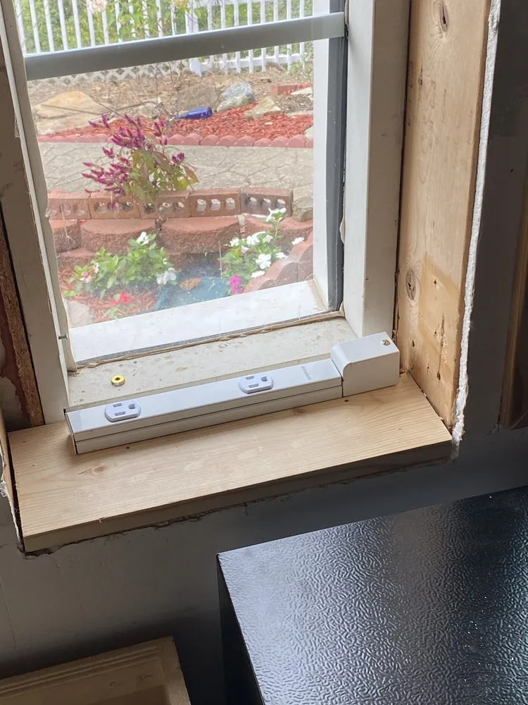 Slide of Underdog Electric