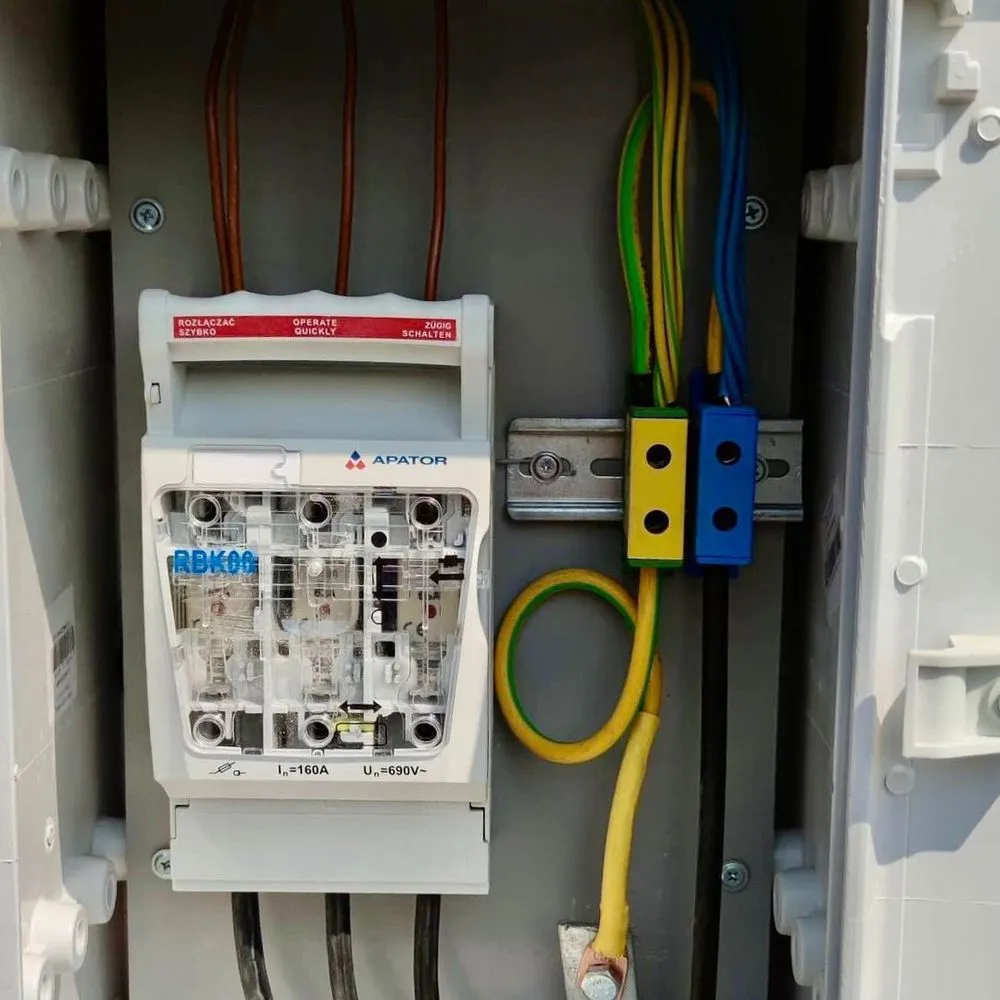 Slide of Uniondale Electricians