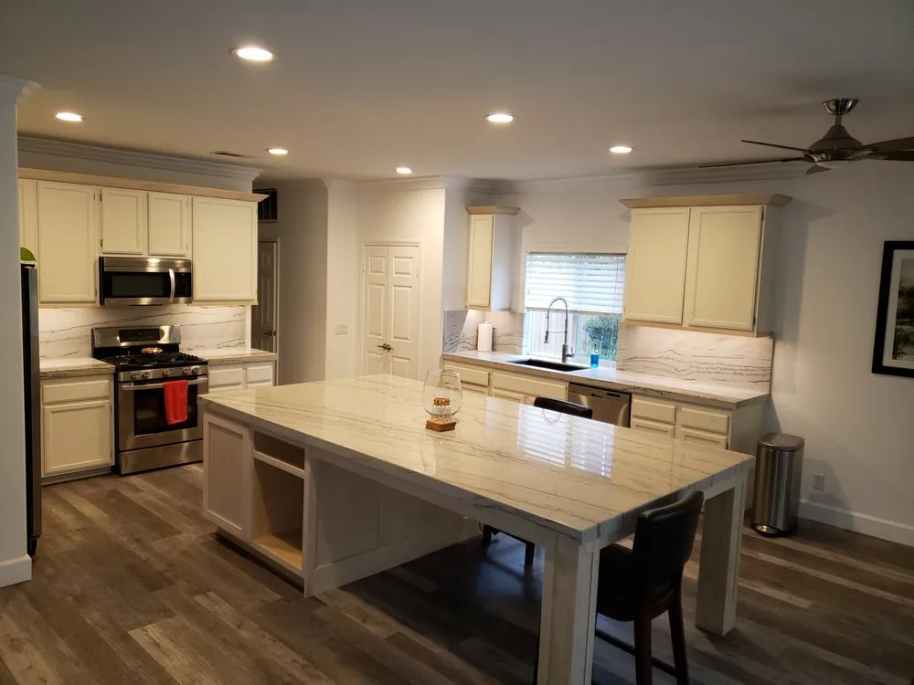 Slide of Unique Electric Services