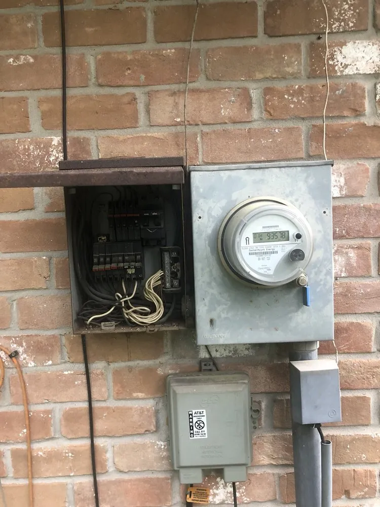 Slide of Unique Electrical Services