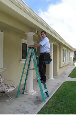 United Electric Logo