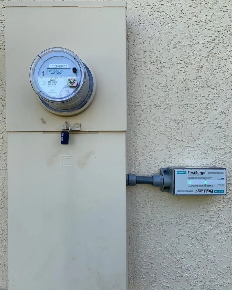 Slide of United Emergency Electrician