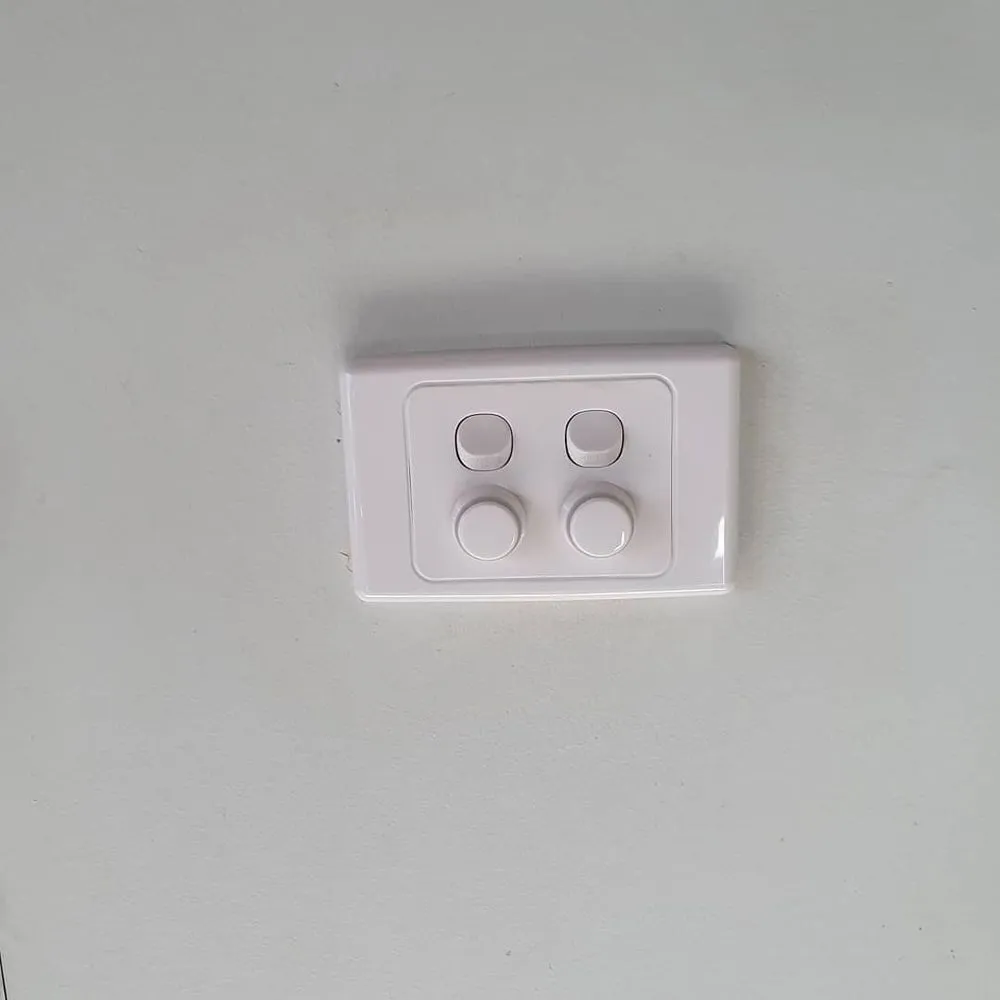 Slide of United Emergency Electrician