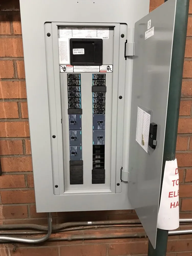 Emergency electrician providing lighting installation in Panorama city, CA - United Pro Electric