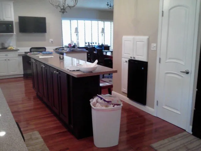 Expert emergency electrical service experts serving ,  - Universal Construction Company