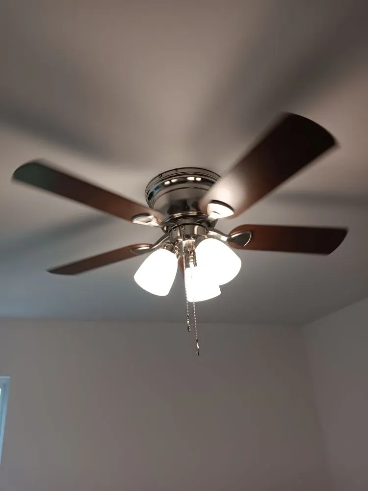 Slide of Universal Construction Services