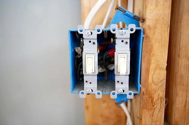 Certified electrician providing electrical repair in Upper Marlboro, MD - Universal Electrical
