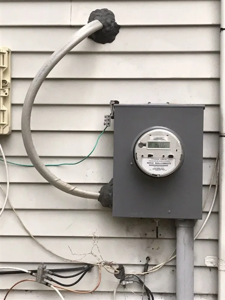 Emergency outlet and switch repair experts serving Upper Marlboro, MD - Universal Electrical