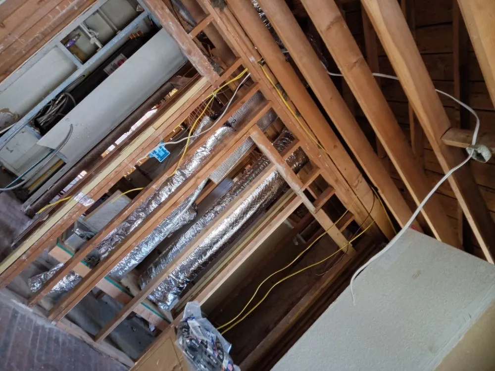 Slide of Universal Energy Electric