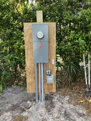 Universal Power Electric Logo