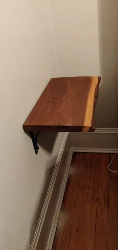 Affordable electrician providing emergency electrical service in ,