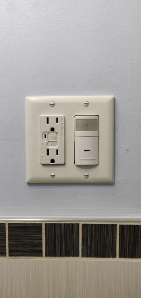 Professional circuit breaker repair in , by Urban Lumberjack Electric & Handyman