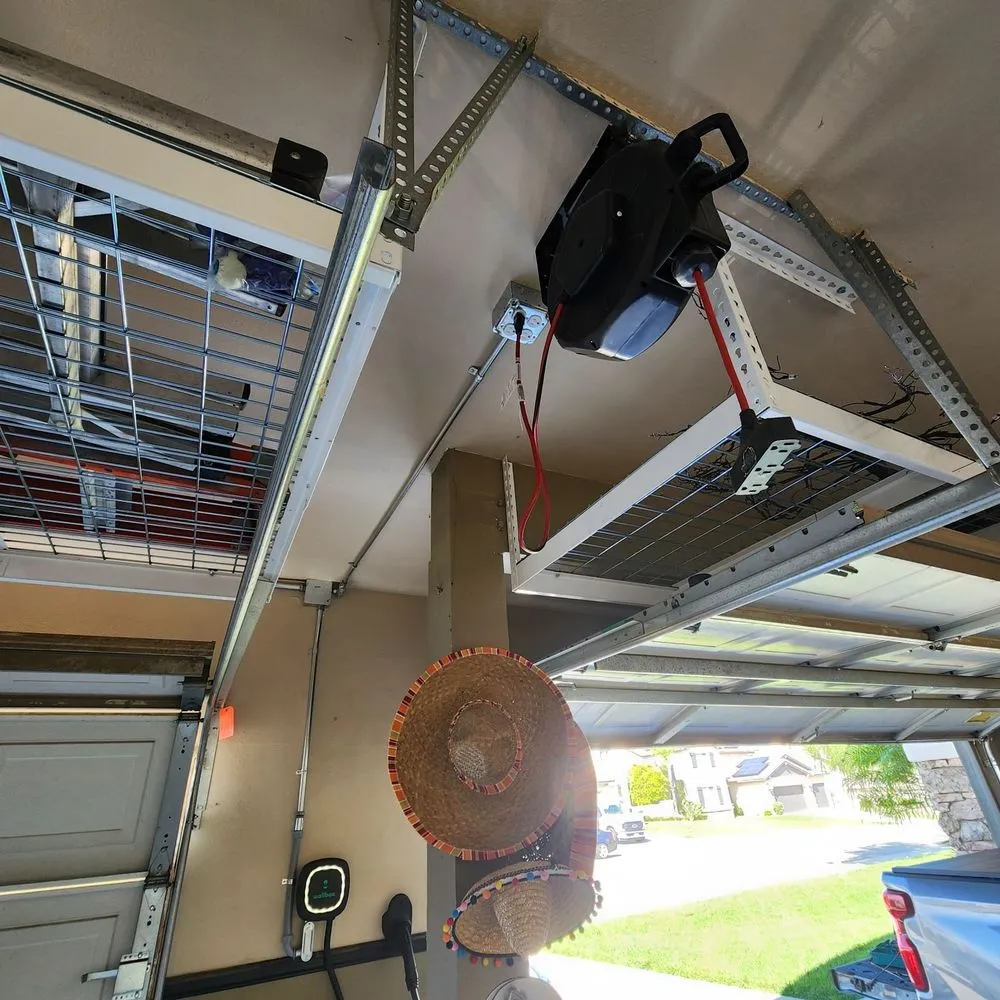 Slide of Urueta Electric