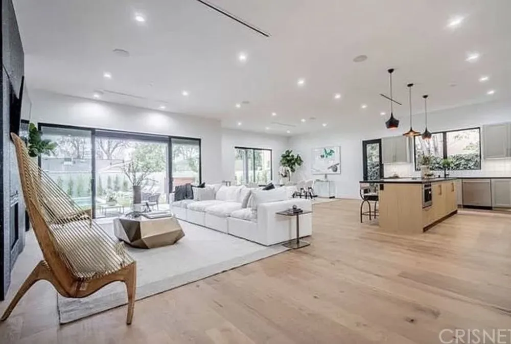 Slide of US Developer & Property