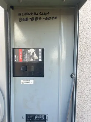 US Electric Contractor Logo