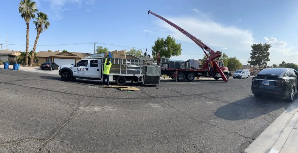 Professional electrician providing electrical repair in , 