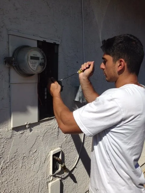 Emergency circuit breaker repair in , by USAmerican Electrical Services