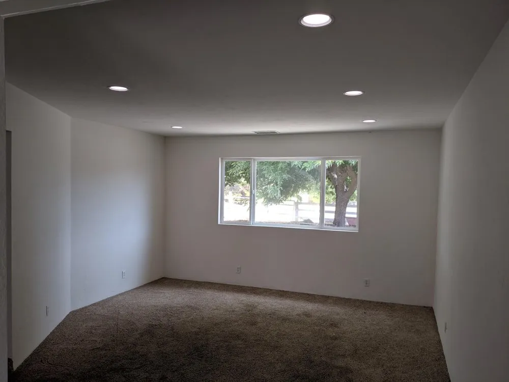 Slide of Usilton Electric