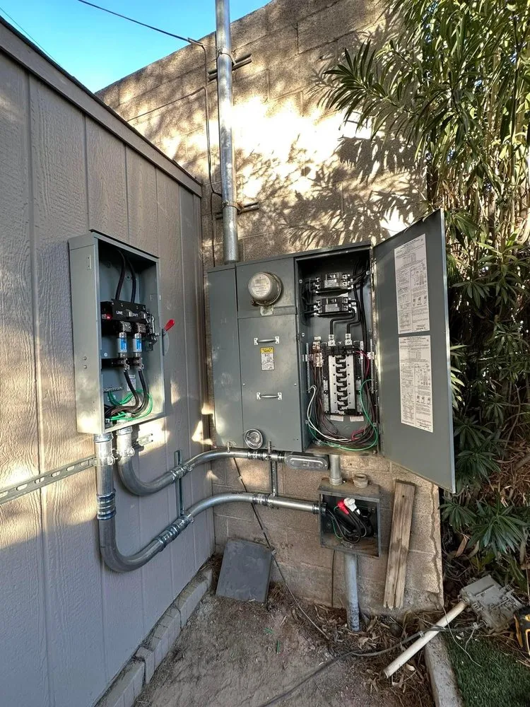 Certified electrician providing circuit breaker repair in Knoxville, GA - Utility Tex