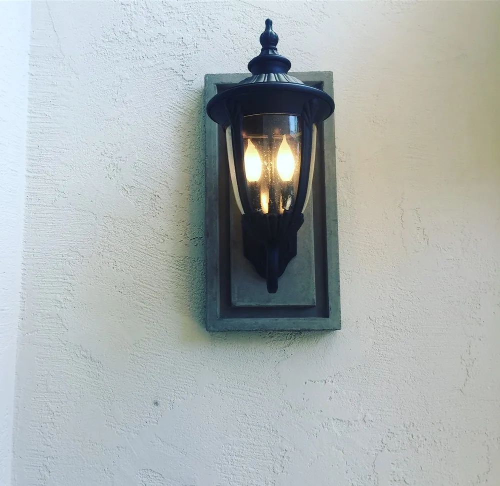 Licensed electrician providing outlet and switch repair in Flushing, NY - Utopia Electrical Services