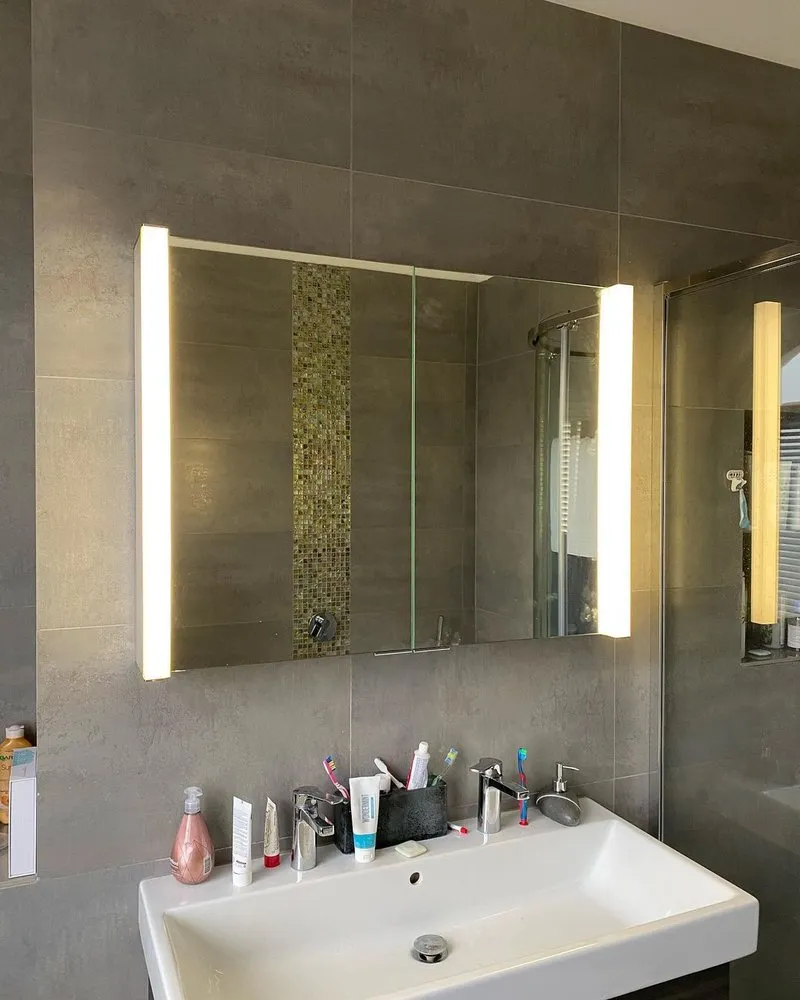 Slide of Utopian Emergency Electrician