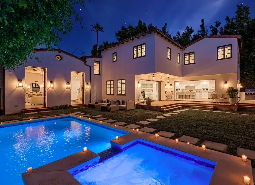 Affordable electrical repair in Newhall, CA by Uturi Electric